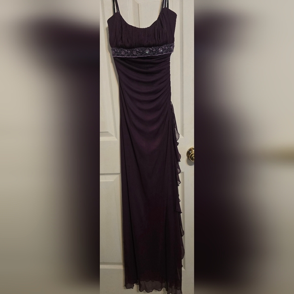 City Triangles Plum Purple Ruched Evening Gown with Floral Embroidered Waist – M - Picture 1 of 4